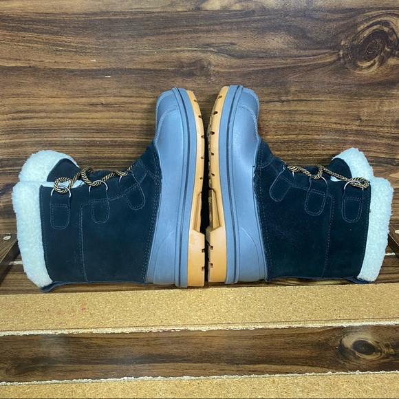 Cat & Jack Kids’ Kit Lace-up Winter Boots - Picture 5 of 8